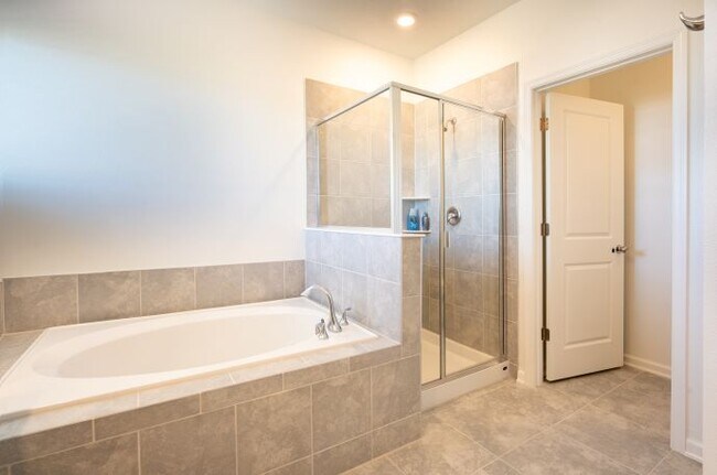 Building Photo - 286 Bogey Dr