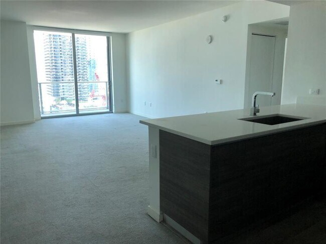 Building Photo - 1100 S Miami Ave