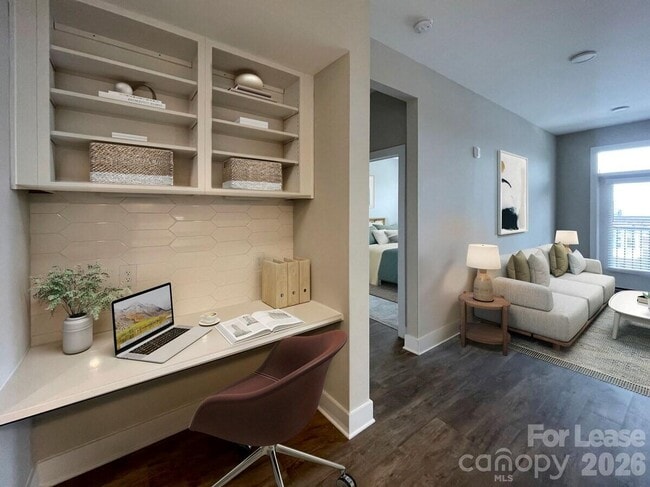 Building Photo - 500 W Trade St