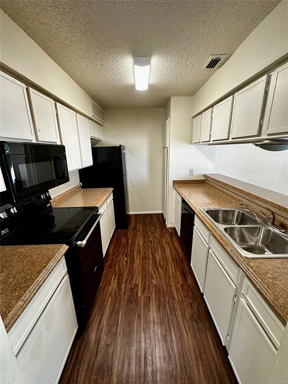 Building Photo - 6701 Sands Point Dr