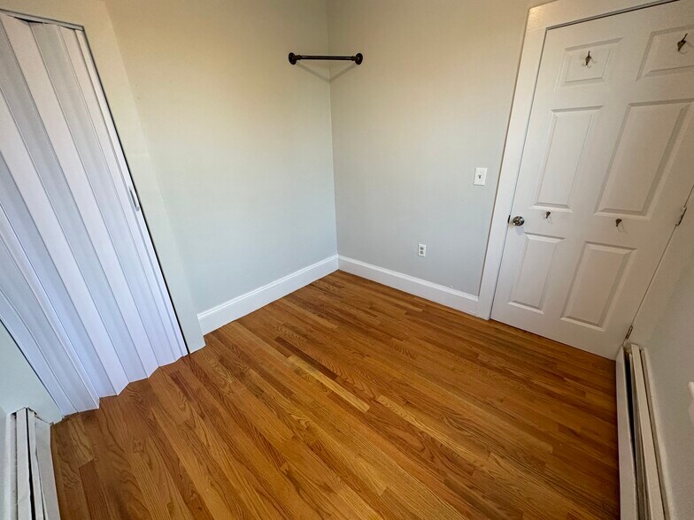 Building Photo - 857 E 1st St