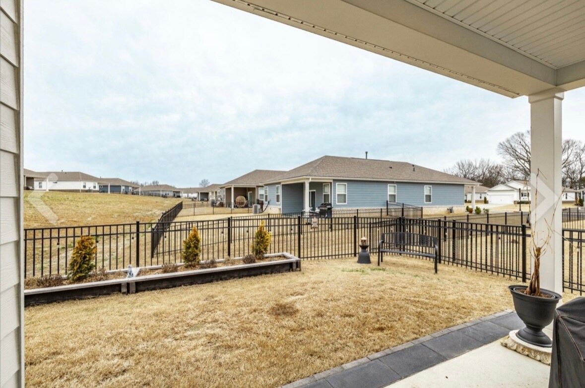 Building Photo - 7355 Lang Ave