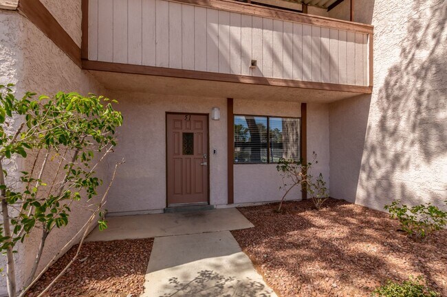 Building Photo - Remodeled 2 bedroom unit just minutes from...