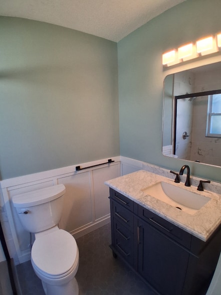 Building Photo - 308 Banana St