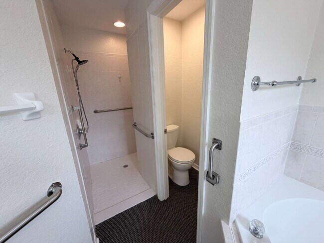 Building Photo - Charming 3BR/2BA Rental in Hillside Heights – South Lakeland