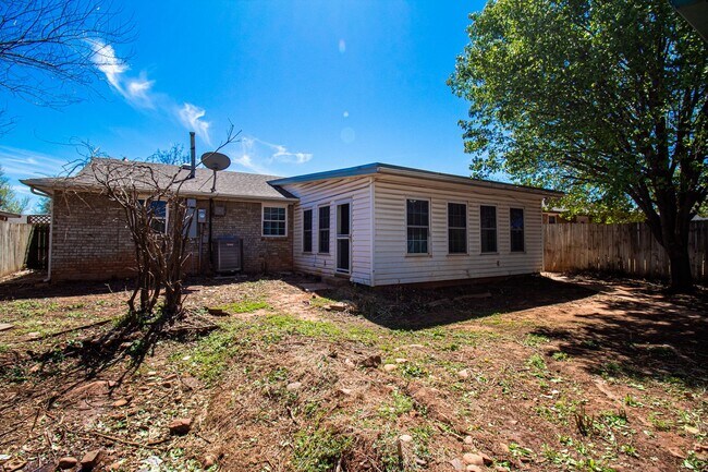 Building Photo - Great 3 Bed 2 Bath in OKC!