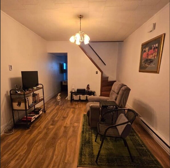 Building Photo - 456 Fern St