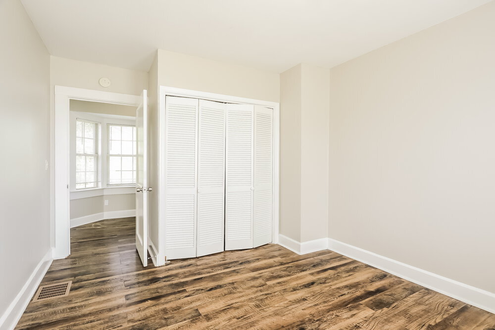 Building Photo - 624 9th Ave