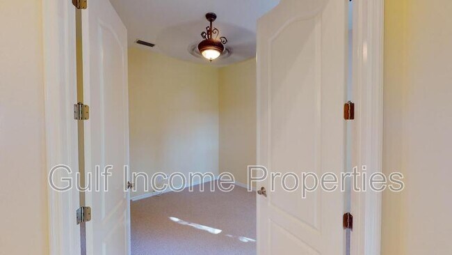 Building Photo - 7423 Riviera Cove