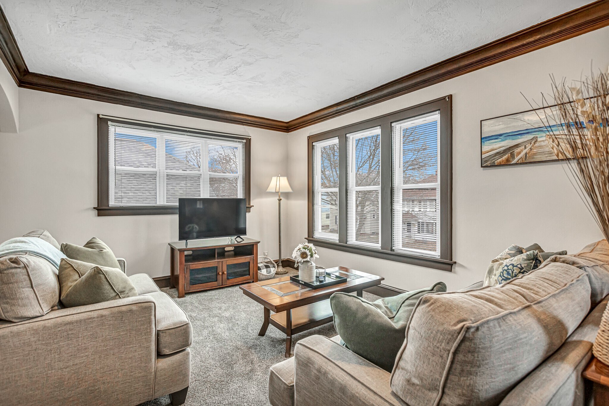 Building Photo - 817 Bell Ave