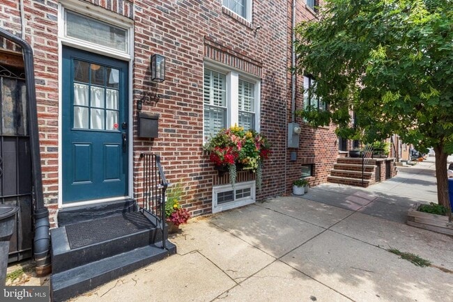 Building Photo - 239 E Thompson St