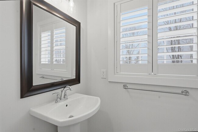 Building Photo - 108 Joyce Wy