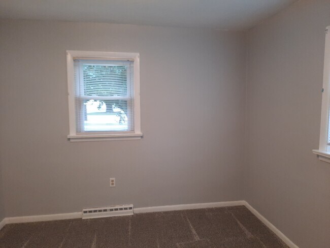 Building Photo - 1312 Red Run Rd