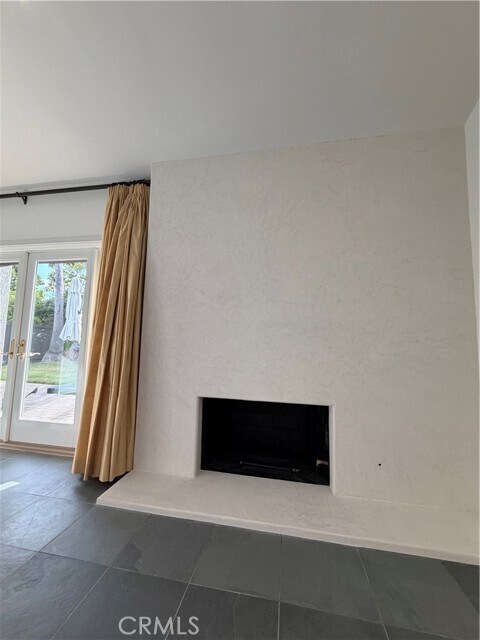 Building Photo - 15999 Via De Las Palmas