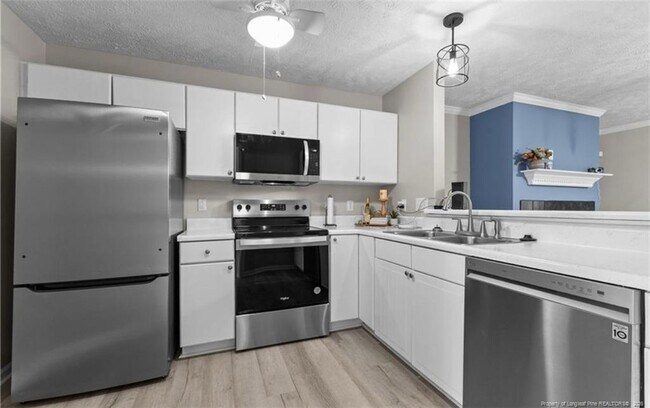 Building Photo - 382 Bubble Creek Ct