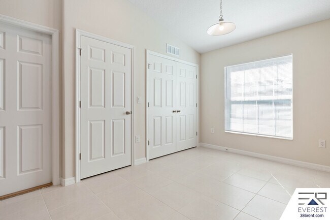 Building Photo - 18 Bressler Ln