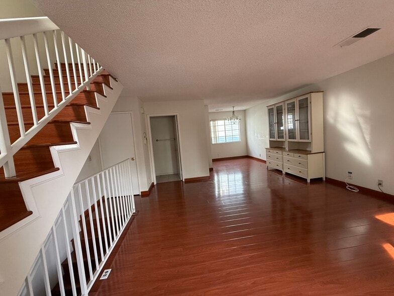 Building Photo - 26145 Frampton Ave