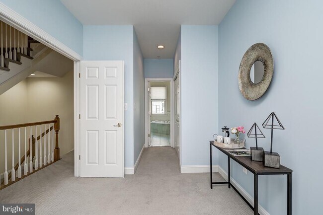 Building Photo - 1236 Harbor Island Walk