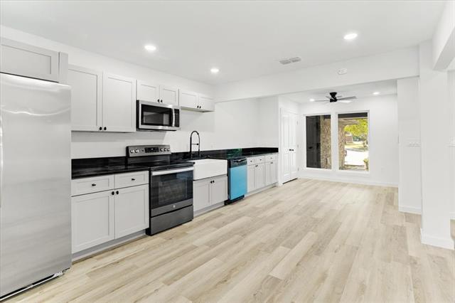Building Photo - 2149 Willow Pl
