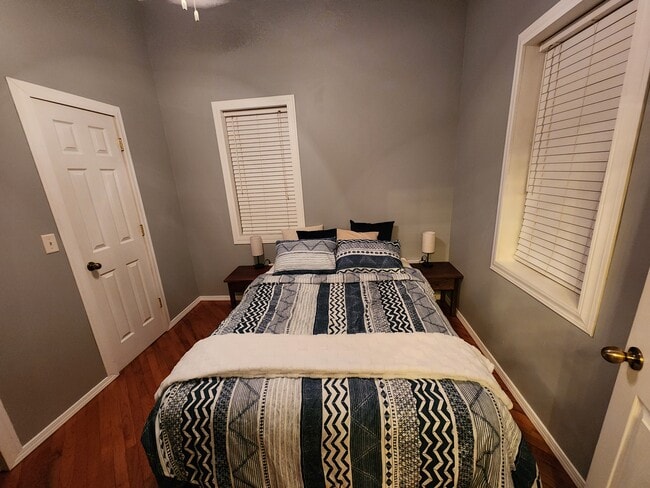 Building Photo - 307 W Scott St