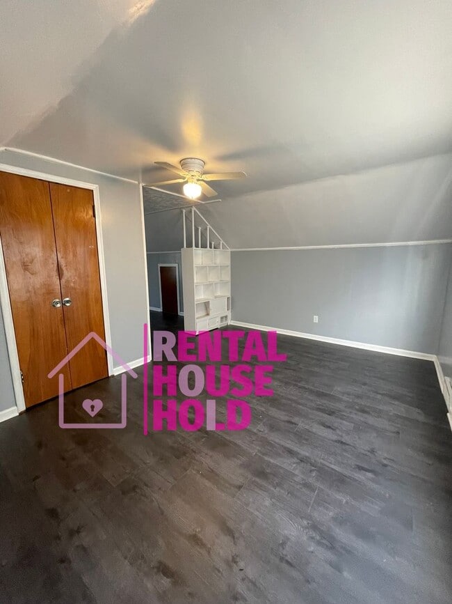 Building Photo - Cozy 3-Bedroom Bungalow for Rent: A Perfec...