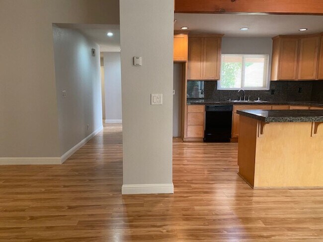 Building Photo - COMING SOON! Beautiful 2 Bedroom 2 Bath Co...