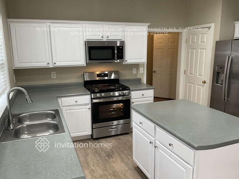 Building Photo - 2714 Spindletop Ln NW