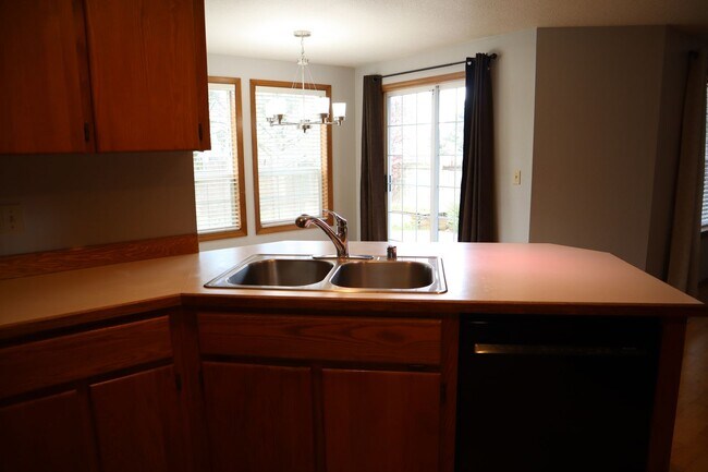 Building Photo - 1508 SE Solomon Loop