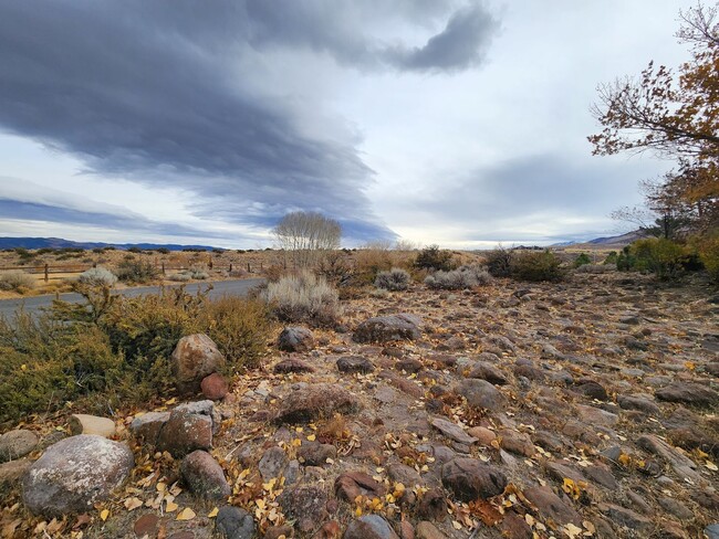 Building Photo - Large Beautiful Home on the Westside of Reno