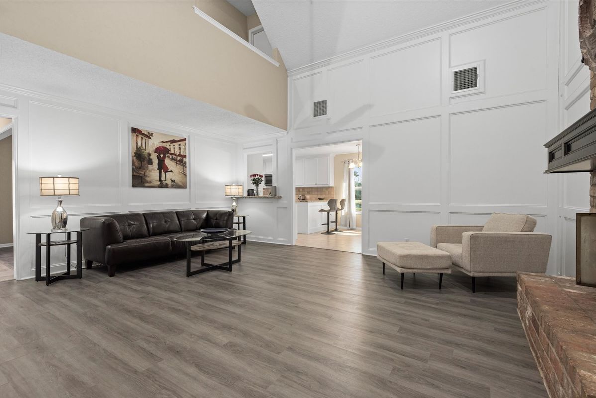 Building Photo - 16835 W Maglitto Cir