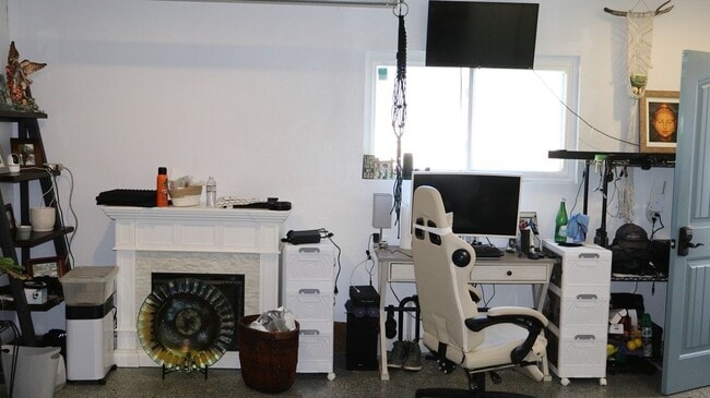 Building Photo - Modern 3 Bedroom 3 Bathroom Townhome in Imperial Beach.