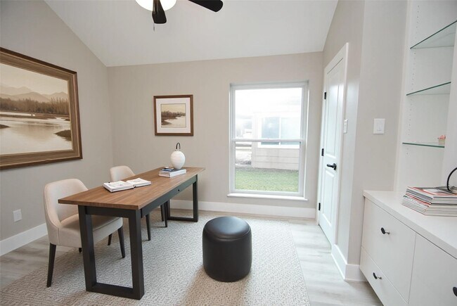 Building Photo - 3322 Robinson Rd