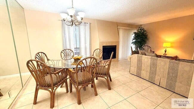 Building Photo - 4601 Carmen Ave