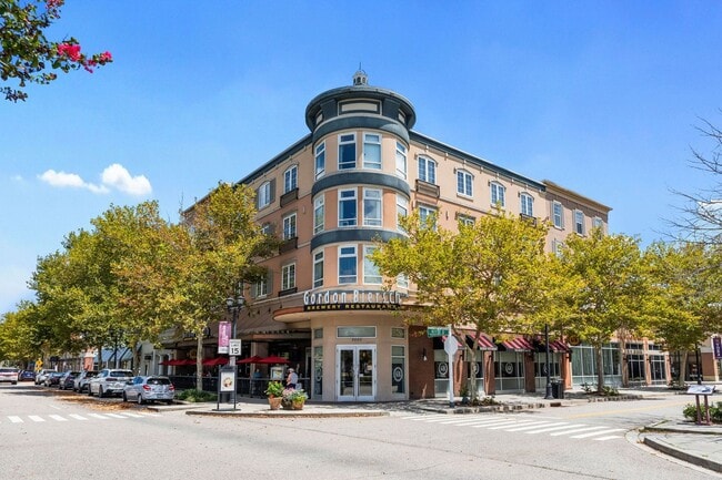 Building Photo - 3574 Evergreen Way