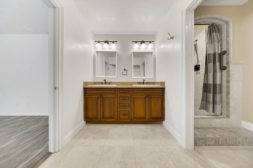Building Photo - 7750 Perlite Ct