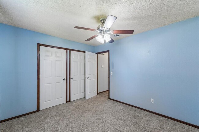 Building Photo - 3401 E Noble Dr