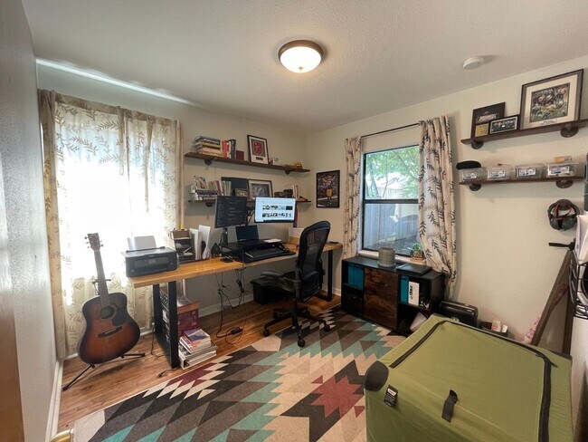 Building Photo - Charming S. Tabor 2 Bed + Bonus Room, 2 Ba...