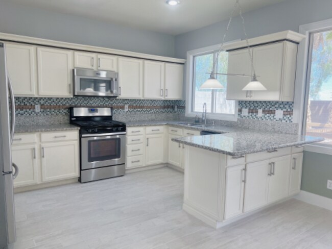 Building Photo - 4572 Yellow Harbor St