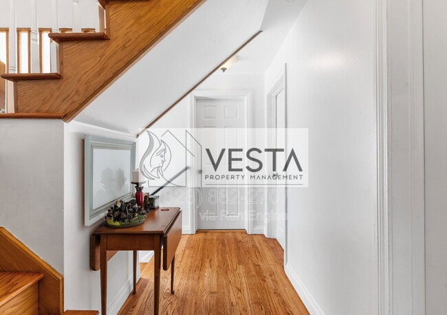 Building Photo - 241 N Main St