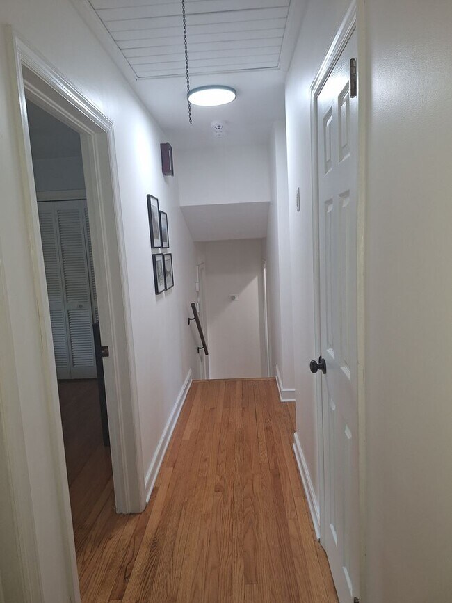 Building Photo - Magnificent Four Bedroom Home - Minutes Away from Numerous Attractions!