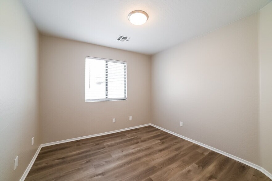 Building Photo - 3510 W Thurman Dr