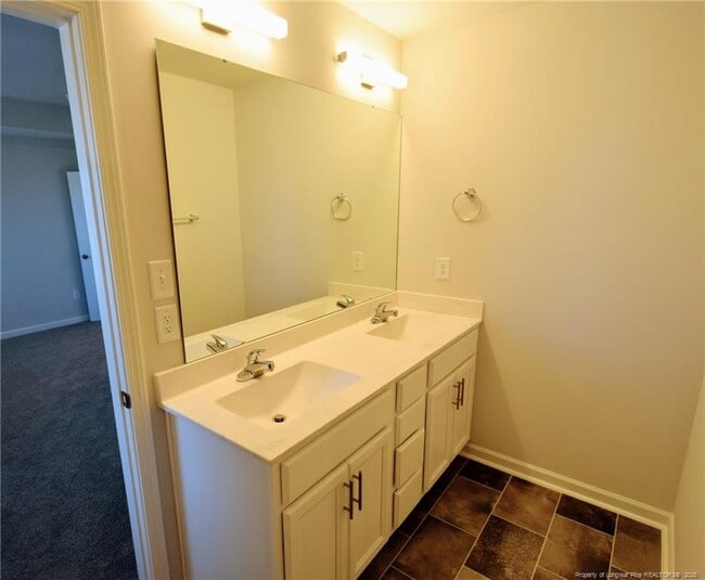 Building Photo - 331 Brentmoor Dr