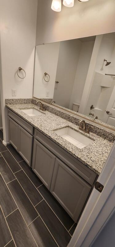 Building Photo - 7822 S Wolf Creek Dr