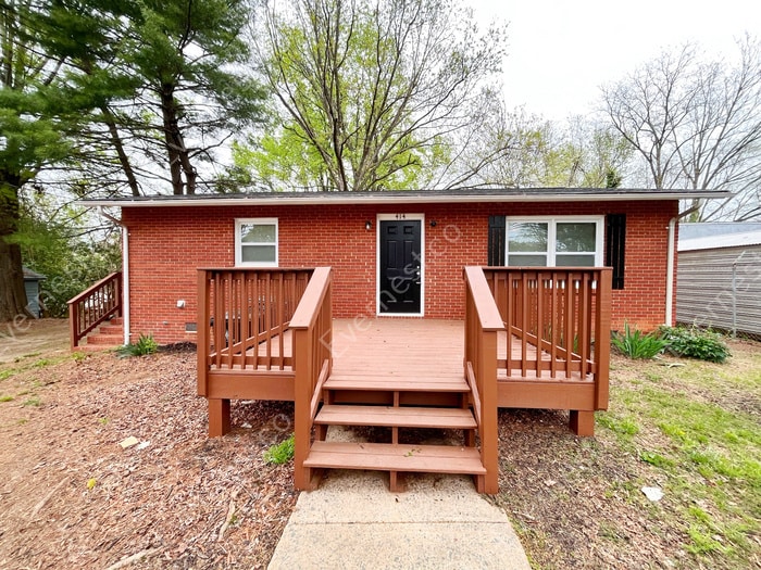 Primary Photo - 414 Miller St