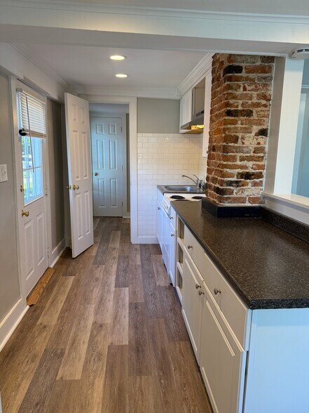 Kirchen - 335 Cabot St