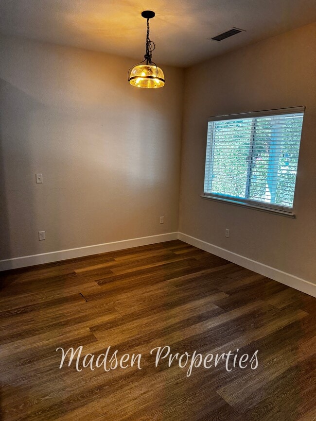 Building Photo - 2591 Brown Ave