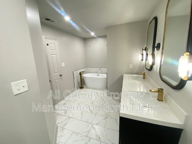 Building Photo - 3911 High Dove Way SW