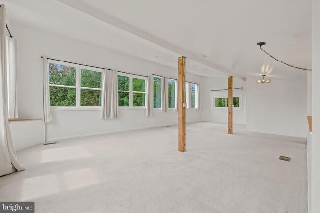 Building Photo - 856 Spriggs Rd
