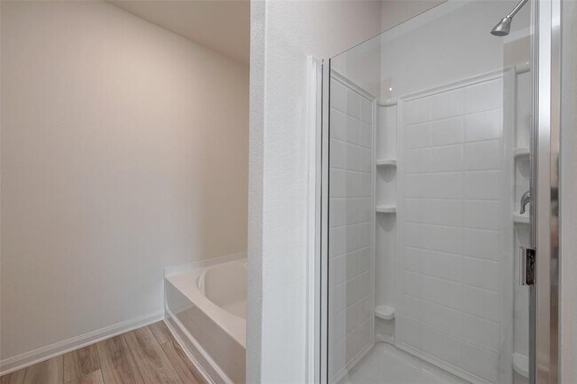 Building Photo - 545 Amberwood Pk Dr