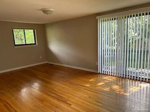 Building Photo - 3847 Normanwood Dr